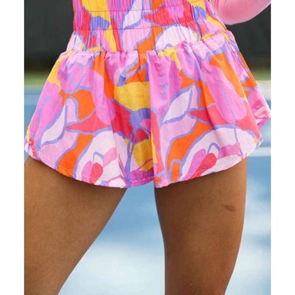 Charming Charlie Women Size Small Contrast Print Elastic High Waist Shorts